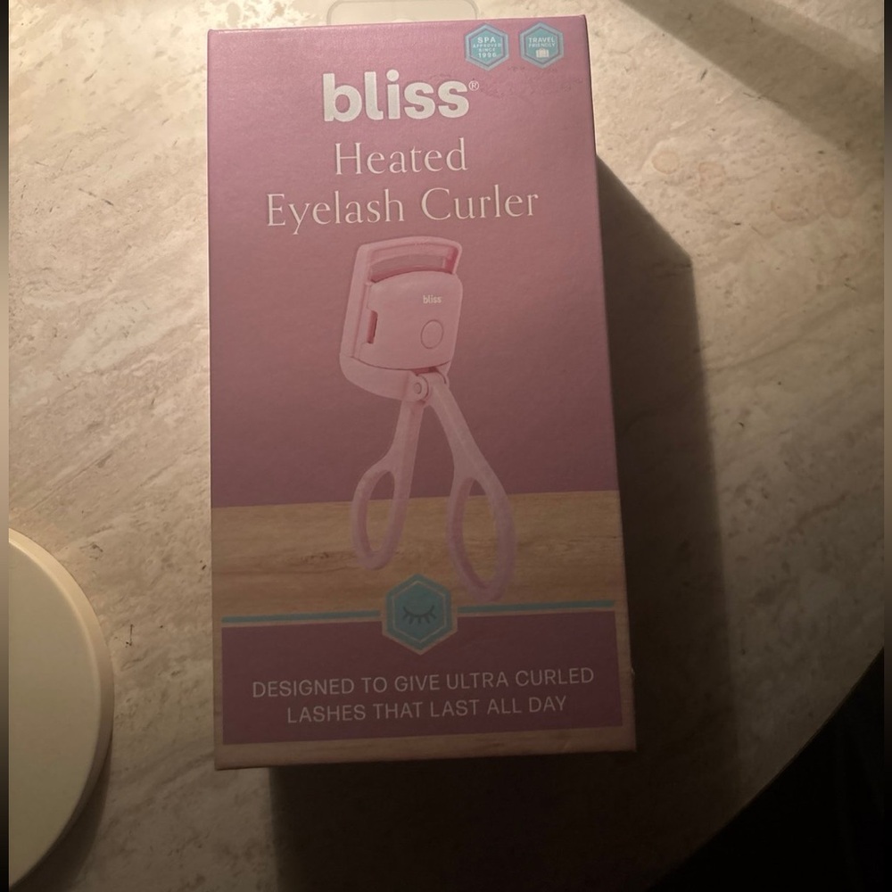 Bliss Pink Heated Eyelash Curler